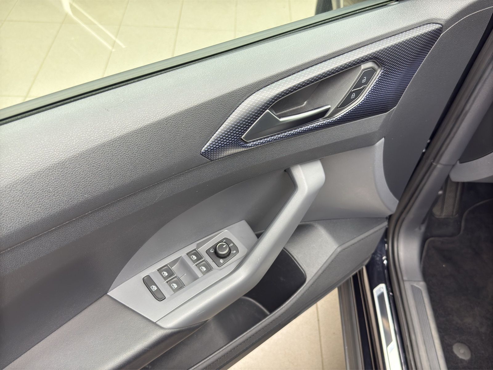 Volkswagen T-Cross 1.0 TSI DSG UNITED LED KAMERA PDC+ PRIVA foto 8