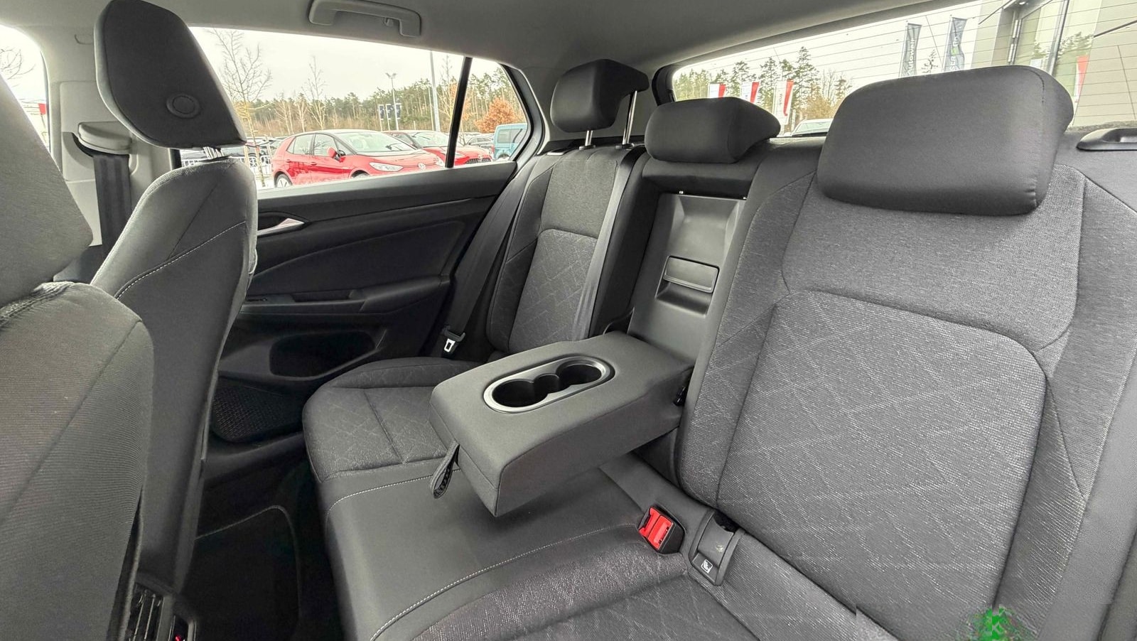 Volkswagen Golf VIII 2.0 TDI Life NAVI/KAMERA/ACC/LED/APP foto 12