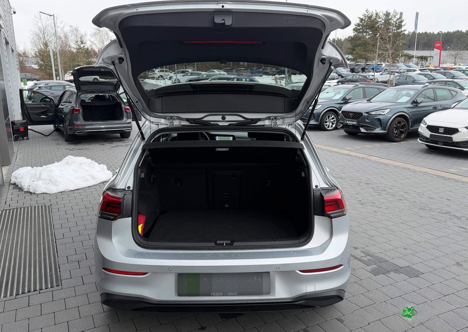 Volkswagen Golf VIII 2.0 TDI Life NAVI/KAMERA/ACC/LED/APP foto 4