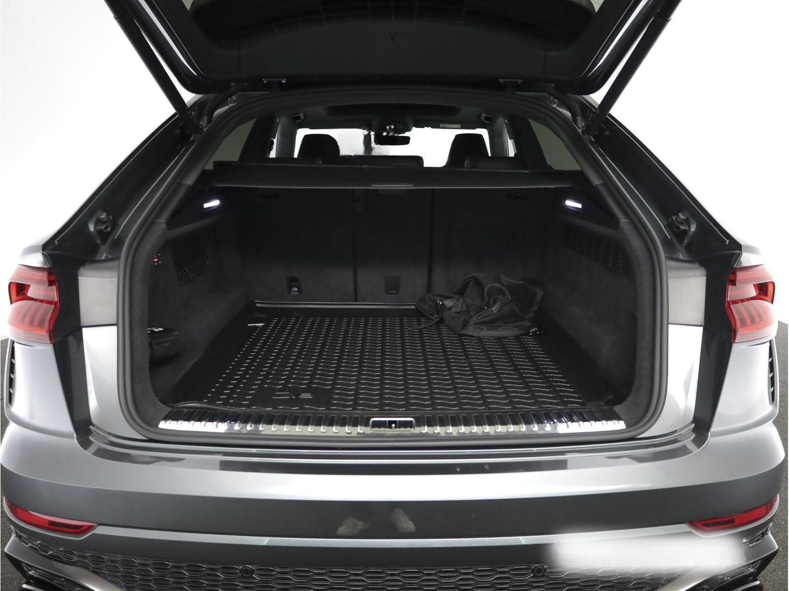 Audi RS Q8 tiptr. Dynamik+/Keramik/Pano/StdHzg/B&O foto 24