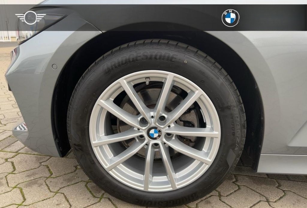 BMW 320 d Touring HUD Pano ACC Adap-LED RFK HiFi foto 15