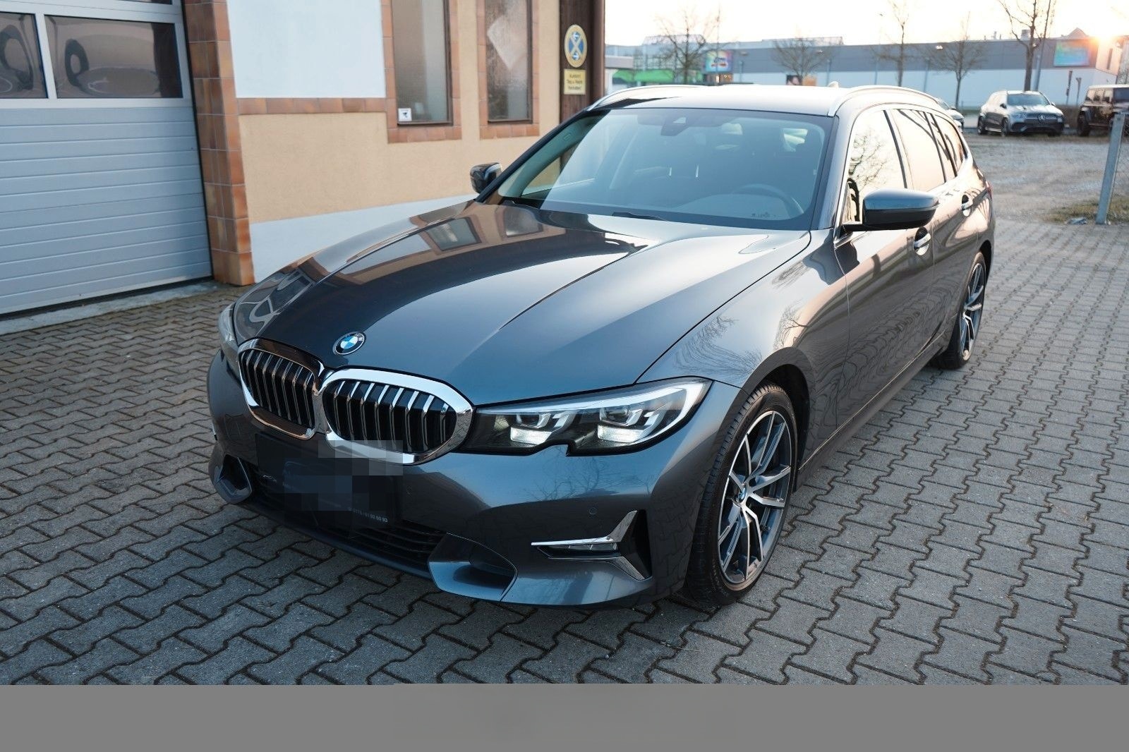 BMW 320d T. xDrive Luxury Line*1.HAND*STDHZ*STOP&GO* foto 2