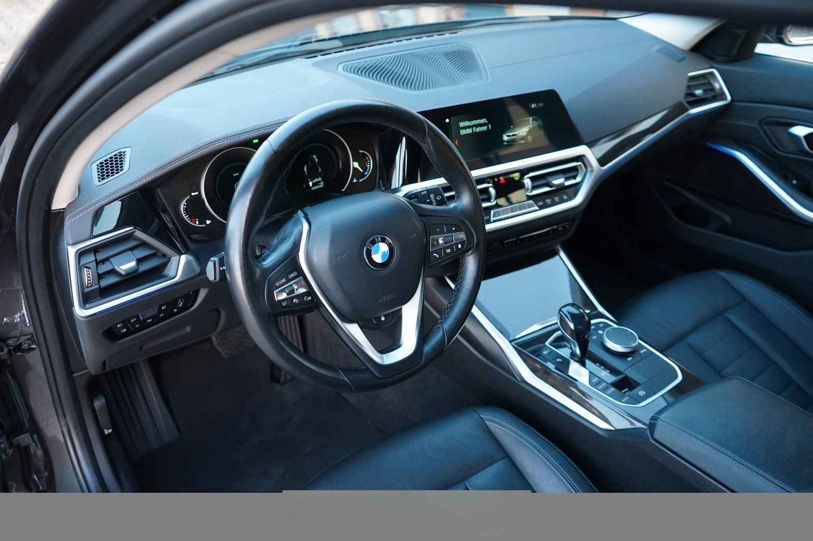 BMW 320d T. xDrive Luxury Line*1.HAND*STDHZ*STOP&GO* foto 11