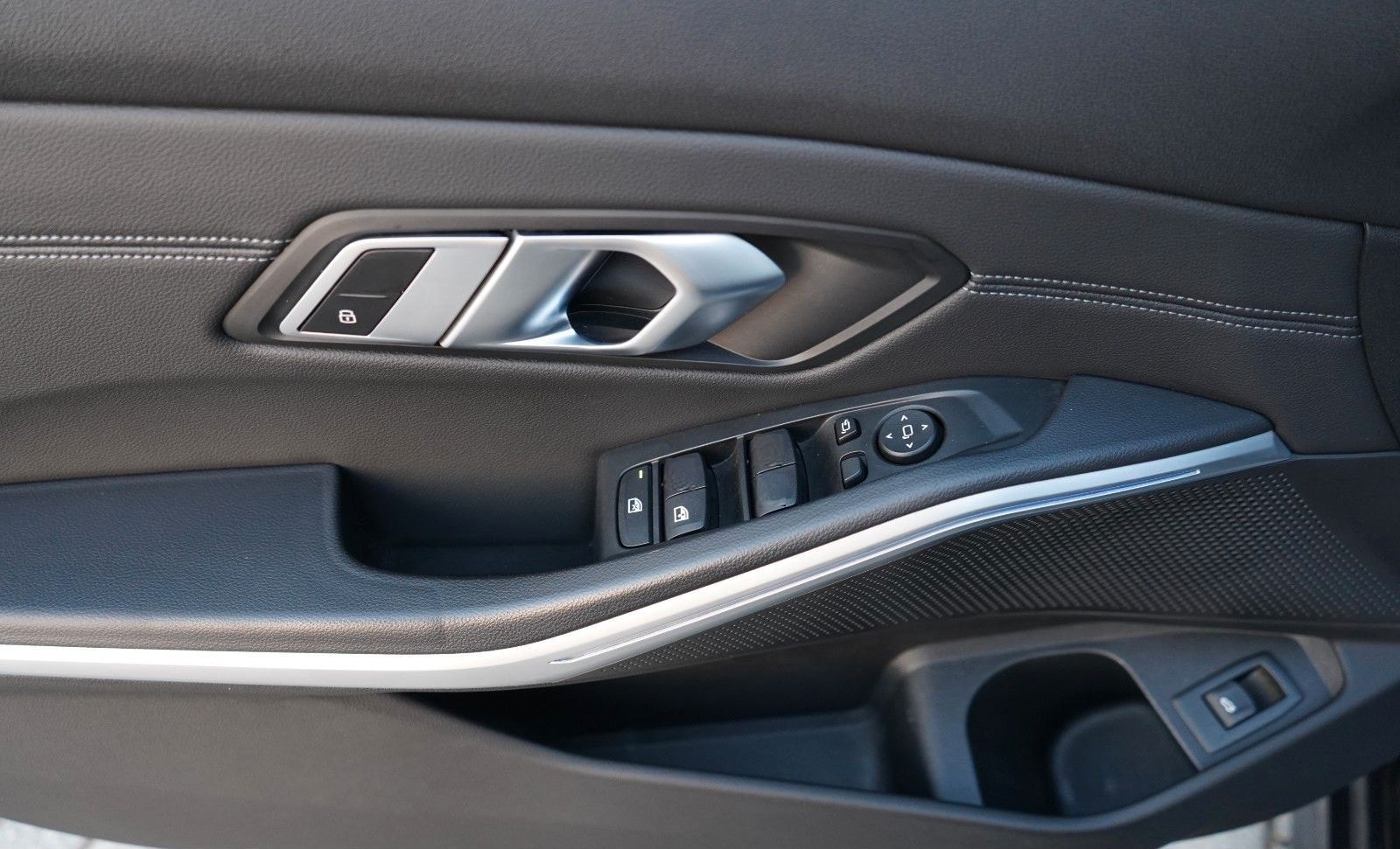 BMW 320d T. xDrive Luxury Line*1.HAND*STDHZ*STOP&GO* foto 18