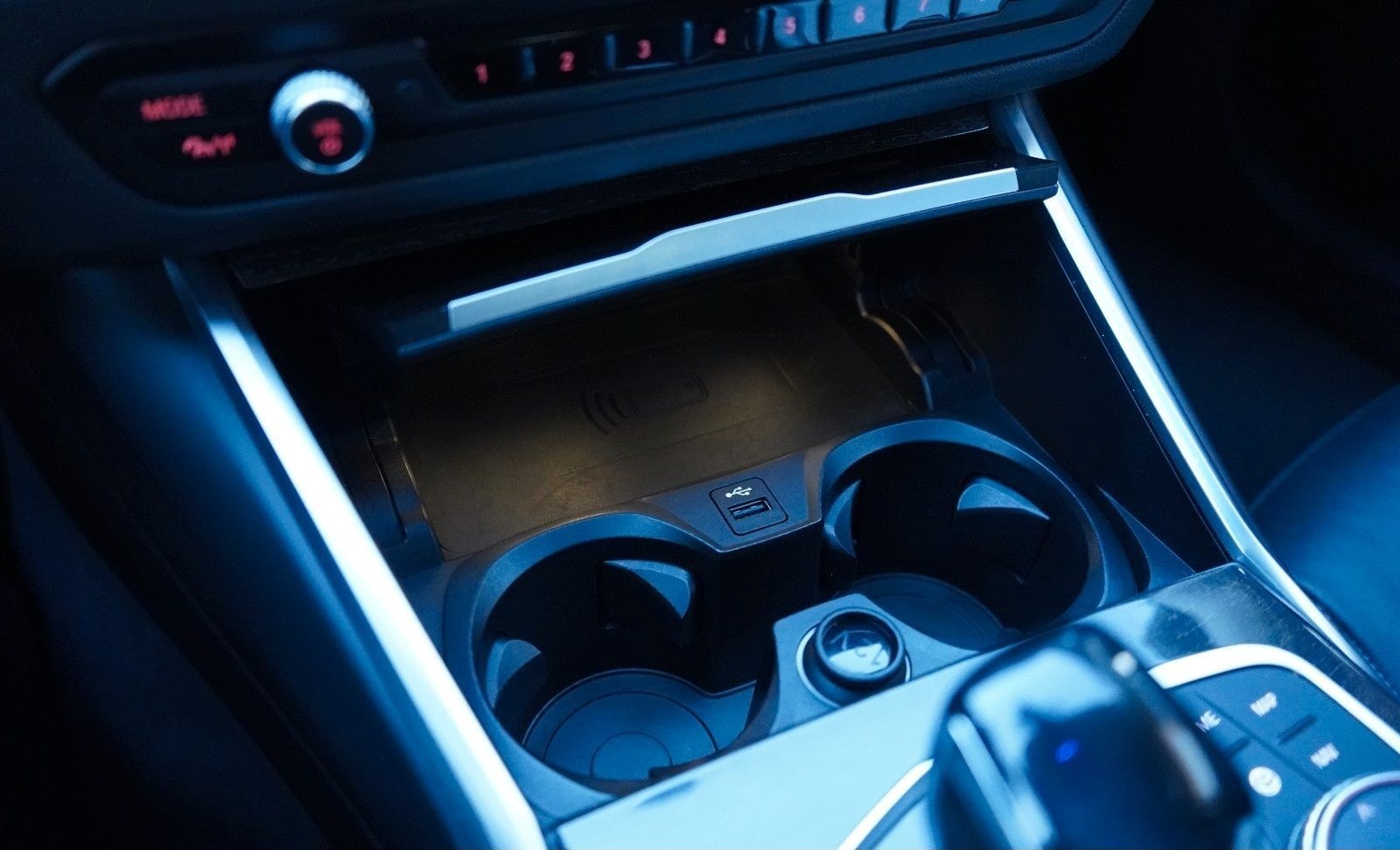 BMW 320d T. xDrive Luxury Line*1.HAND*STDHZ*STOP&GO* foto 25