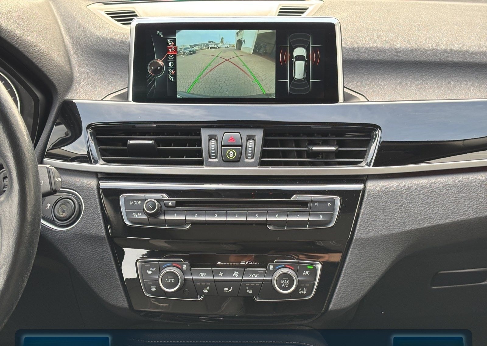 BMW X1 xDrive20i Sport Line 4,99% Finan. Head-Up+Nav foto 17