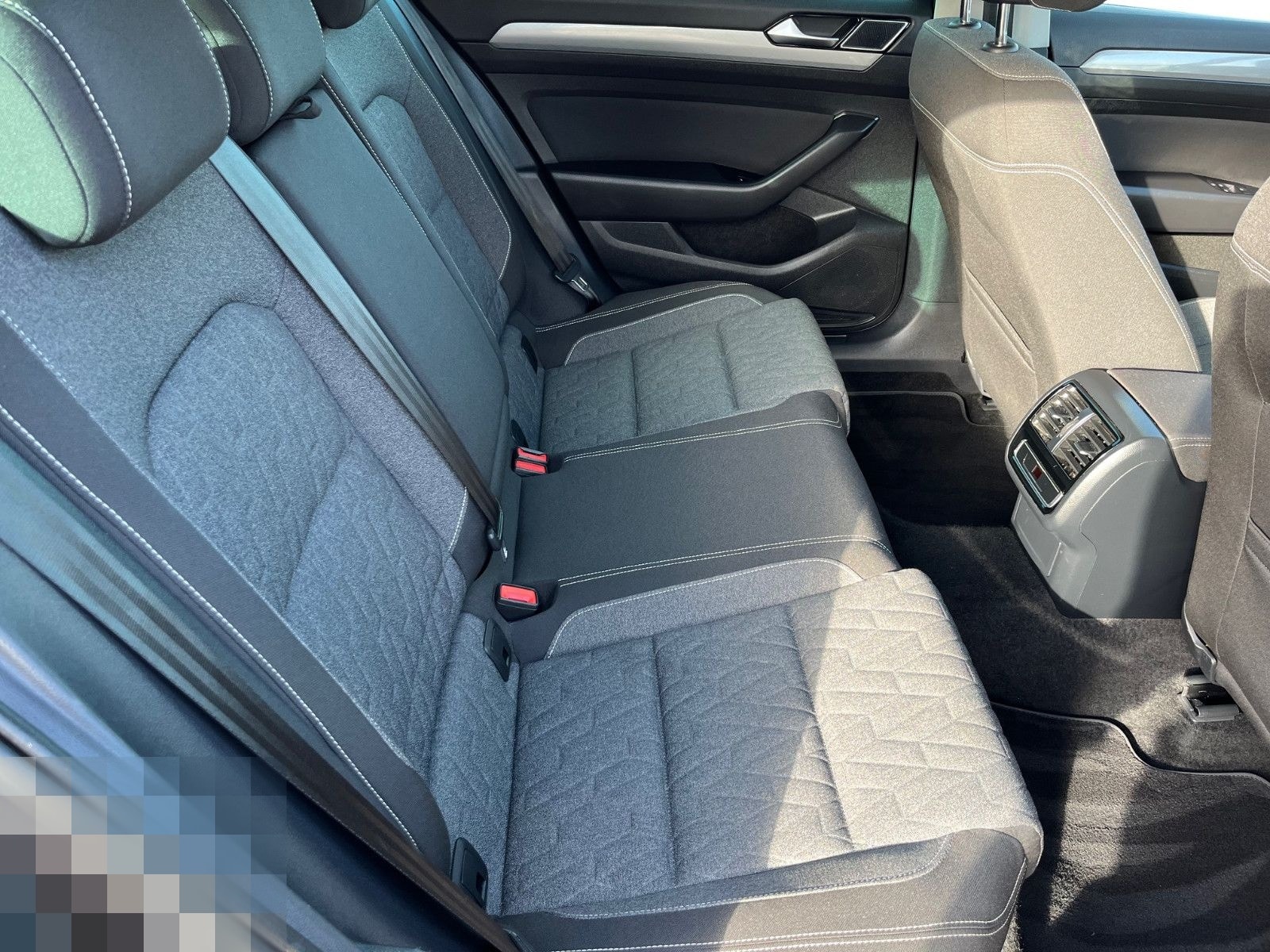 Volkswagen Passat Variant Business mit AHK+LED+NAVI foto 13