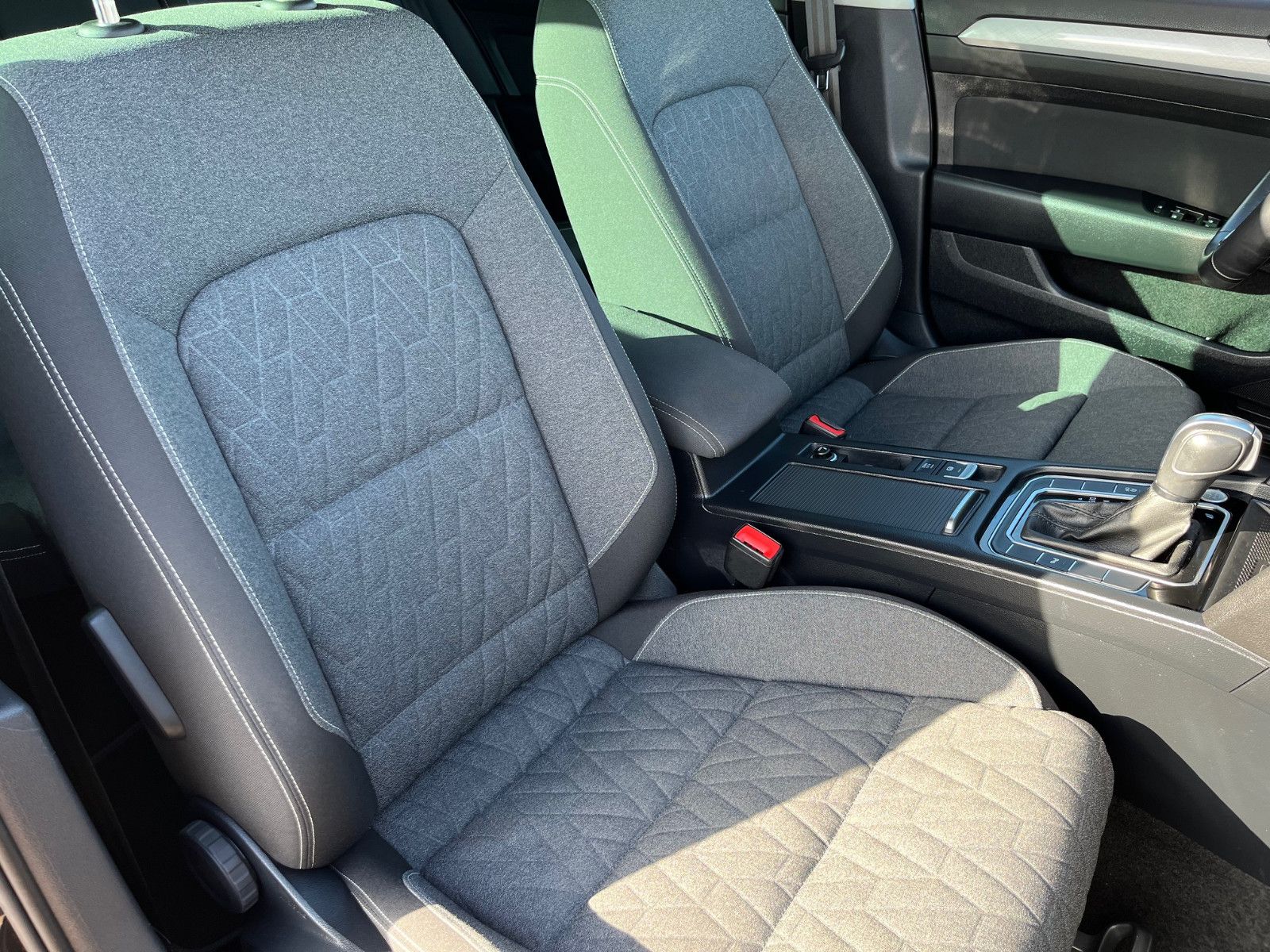 Volkswagen Passat Variant Business mit AHK+LED+NAVI foto 20