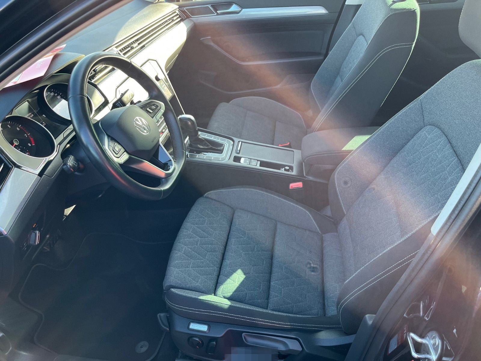 Volkswagen Passat Variant Business mit AHK+LED+NAVI foto 10
