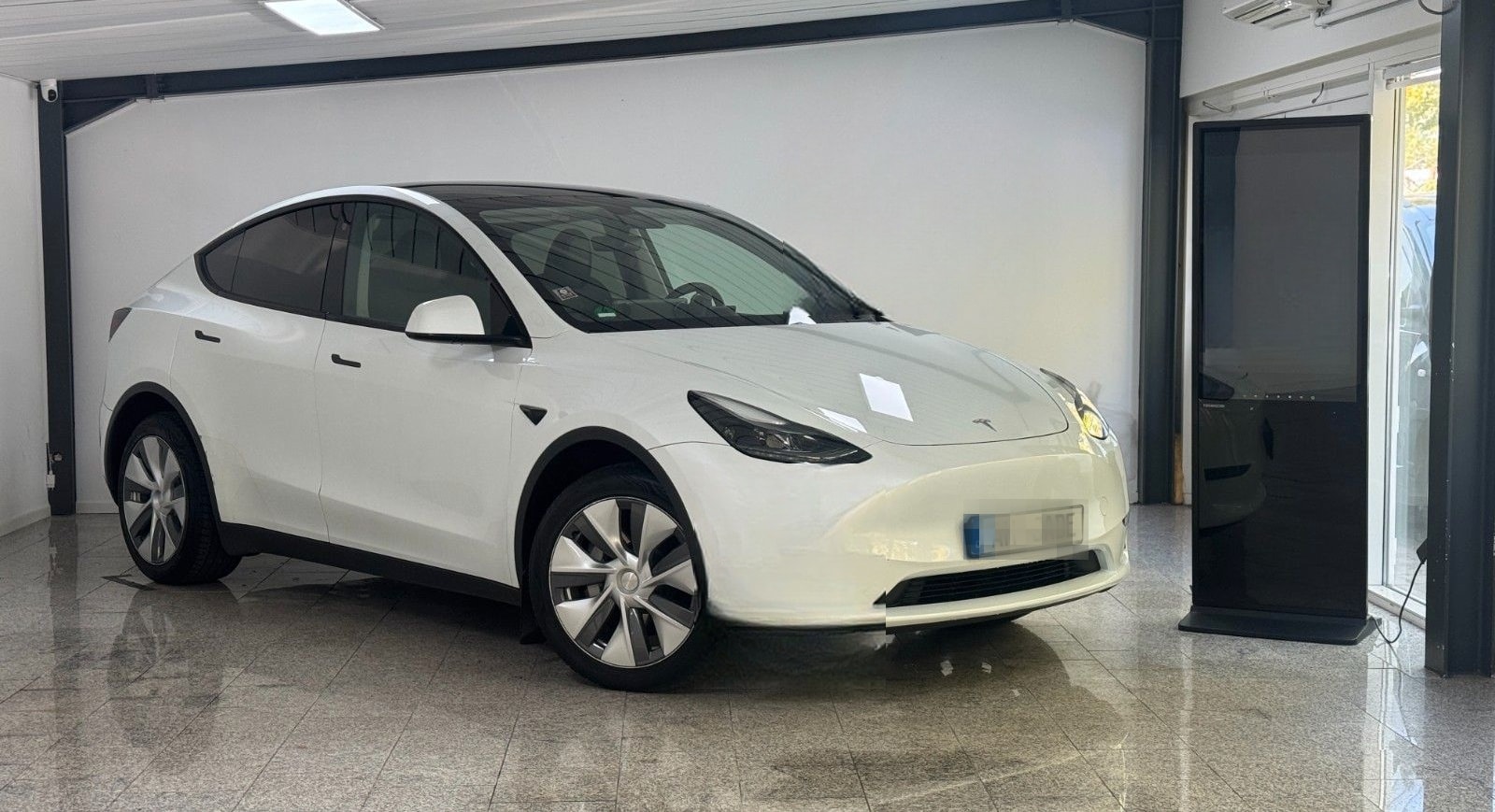 Tesla Model Y *Long Range*Dual AWD* foto 1