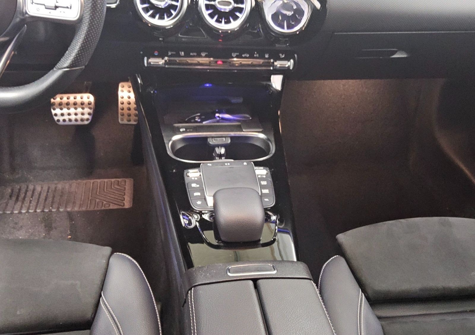 Mercedes-Benz A 250 e AMG-Line Night Navi LED MBUX+ Kamera foto 6