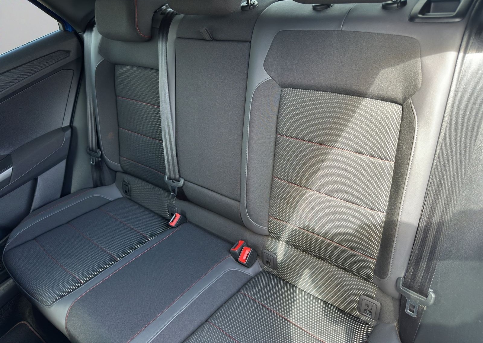 Volkswagen T-Roc 1.5 TSI DSG Sport ACC Navi SHZ PDC StHzg foto 10