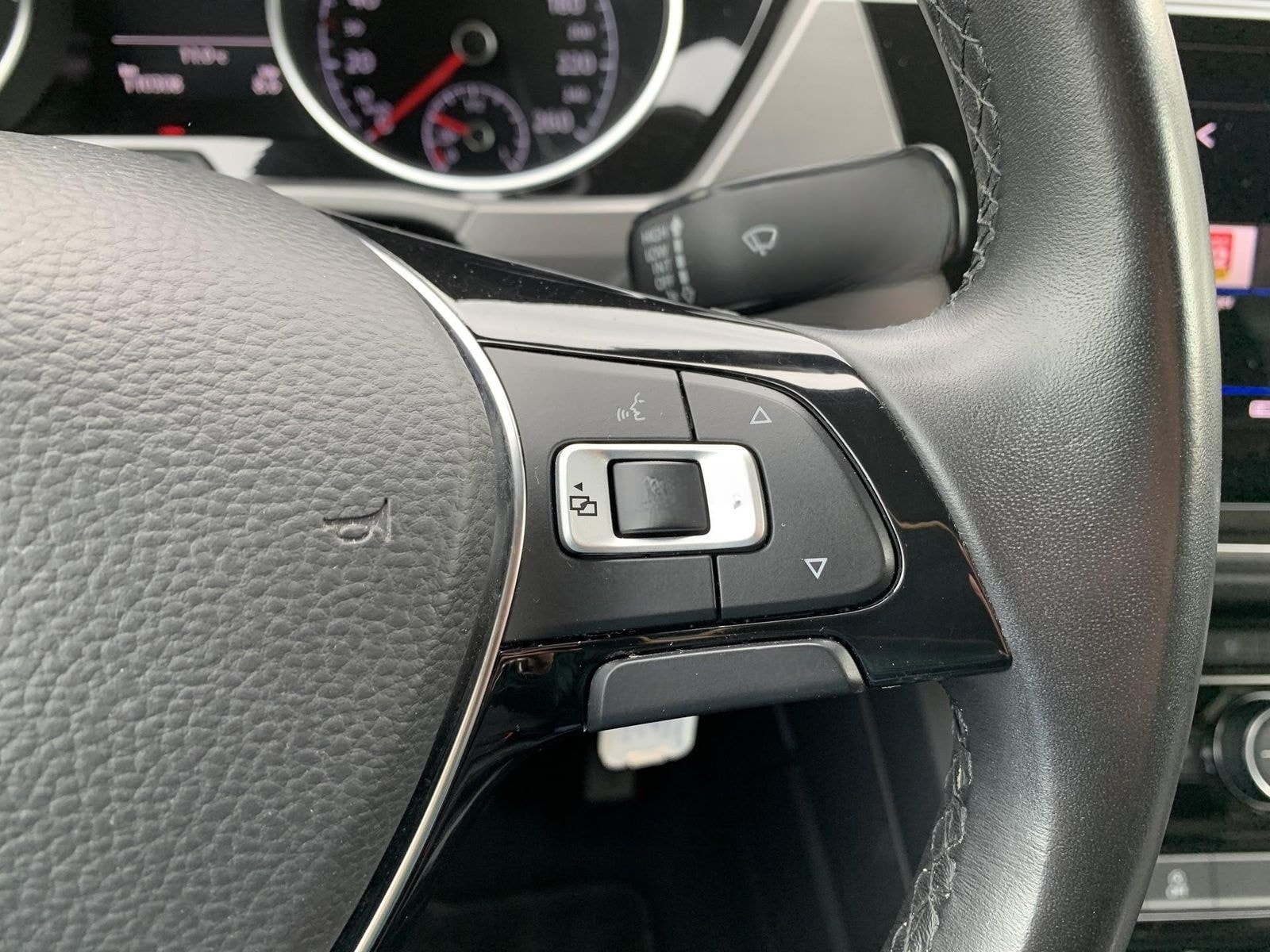 Volkswagen Touran 1.5TSI 7-Sitzer AHK+Klimaaut+Sitzhzg+APP foto 19