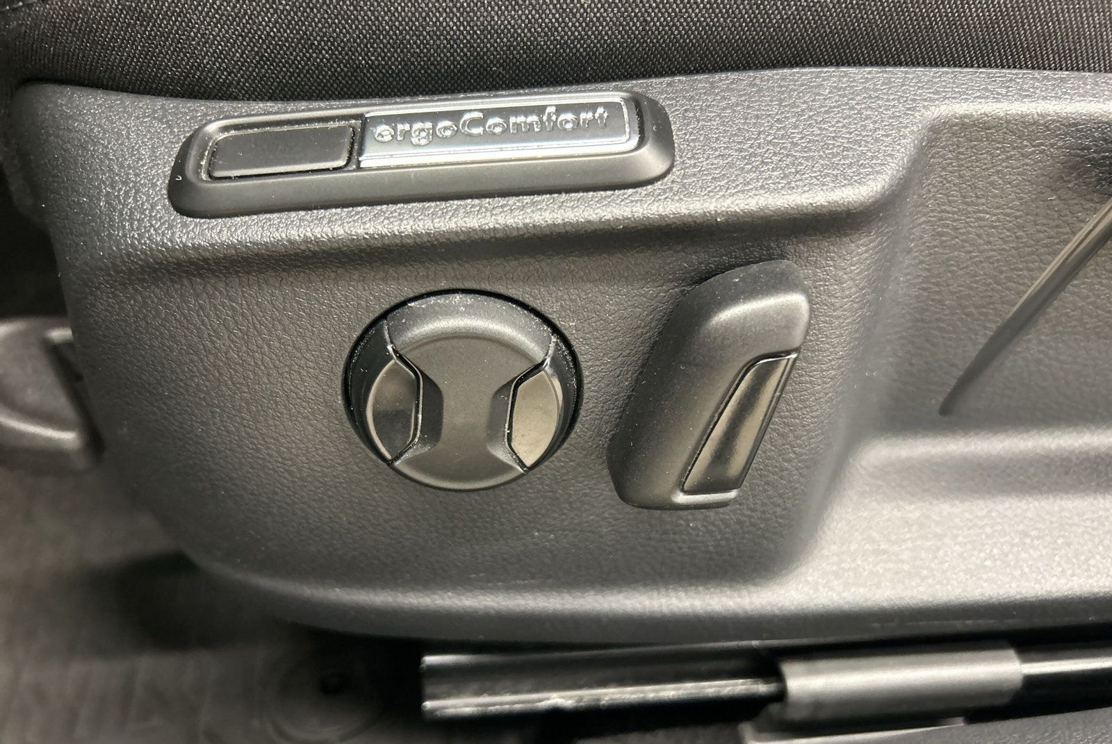 Volkswagen Passat Variant 2.0 TDI Business DSG+LED+STANDH. foto 24