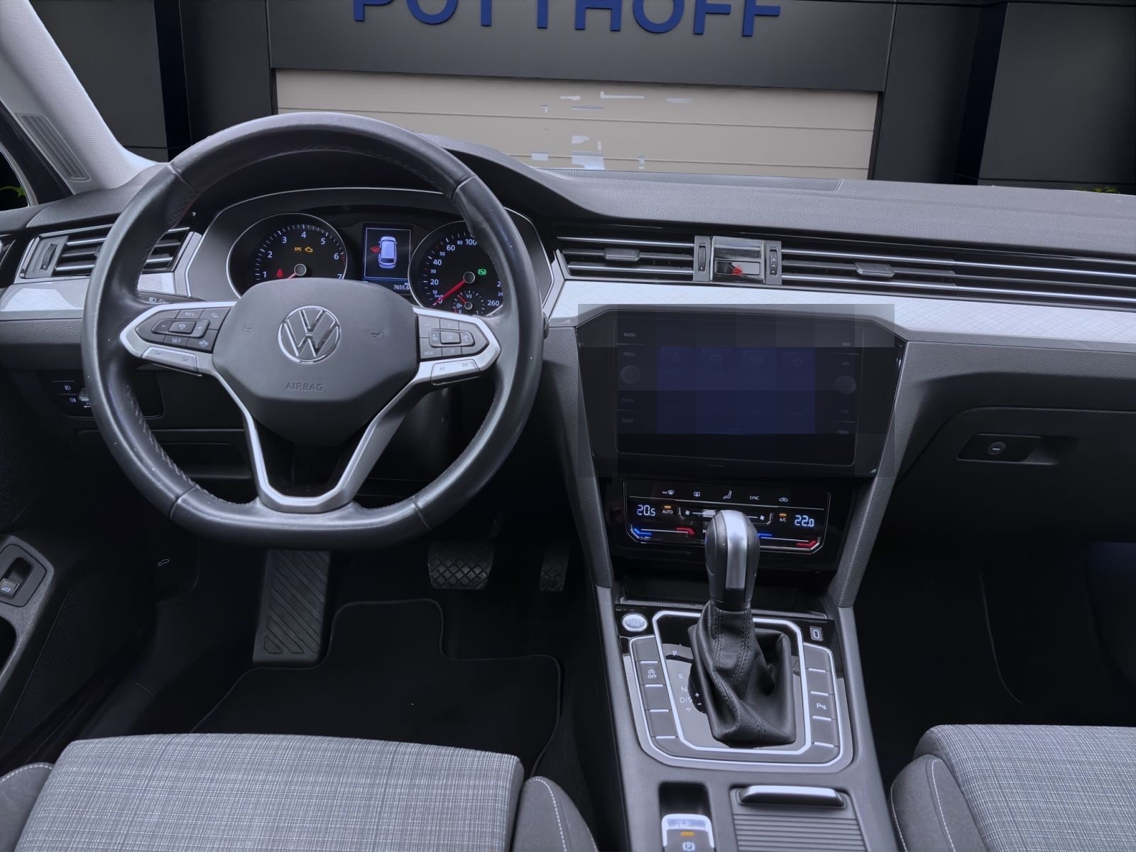 Volkswagen Passat Variant 1.5 TSI DSG BUSINESS AHK NAVI SIT foto 13