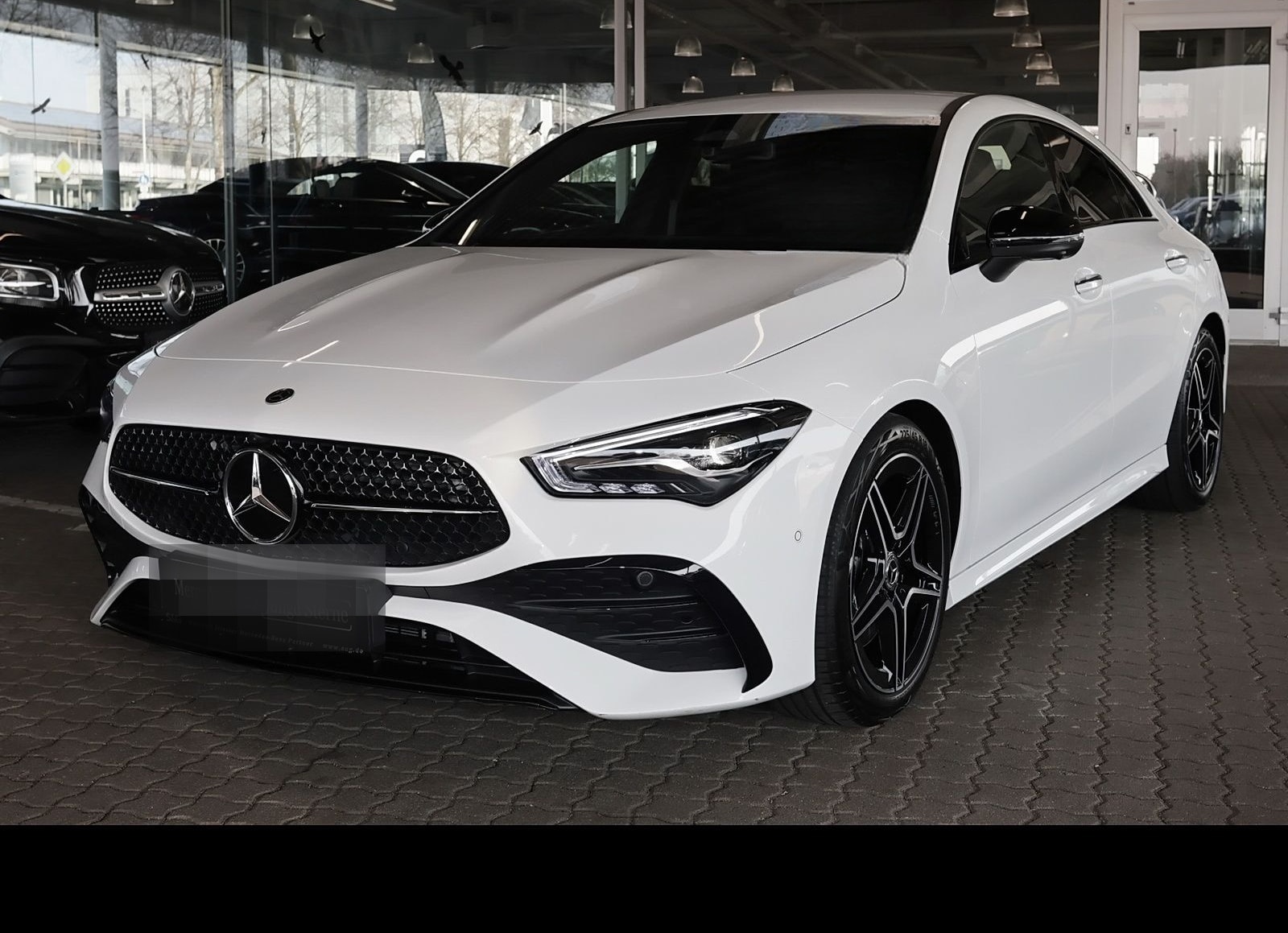 Mercedes-Benz CLA 200 Coupé Edition AMG NIGHT+360°+DISTRONIC foto 1