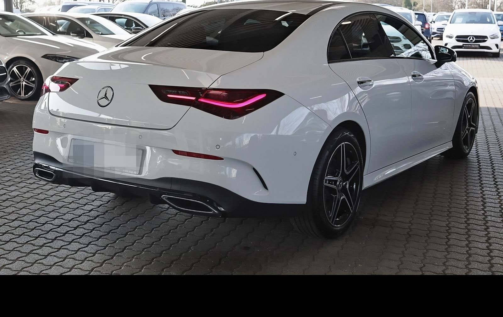 Mercedes-Benz CLA 200 Coupé Edition AMG NIGHT+360°+DISTRONIC foto 2