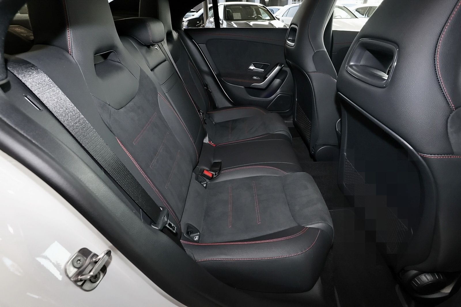 Mercedes-Benz CLA 200 Coupé Edition AMG NIGHT+360°+DISTRONIC foto 6