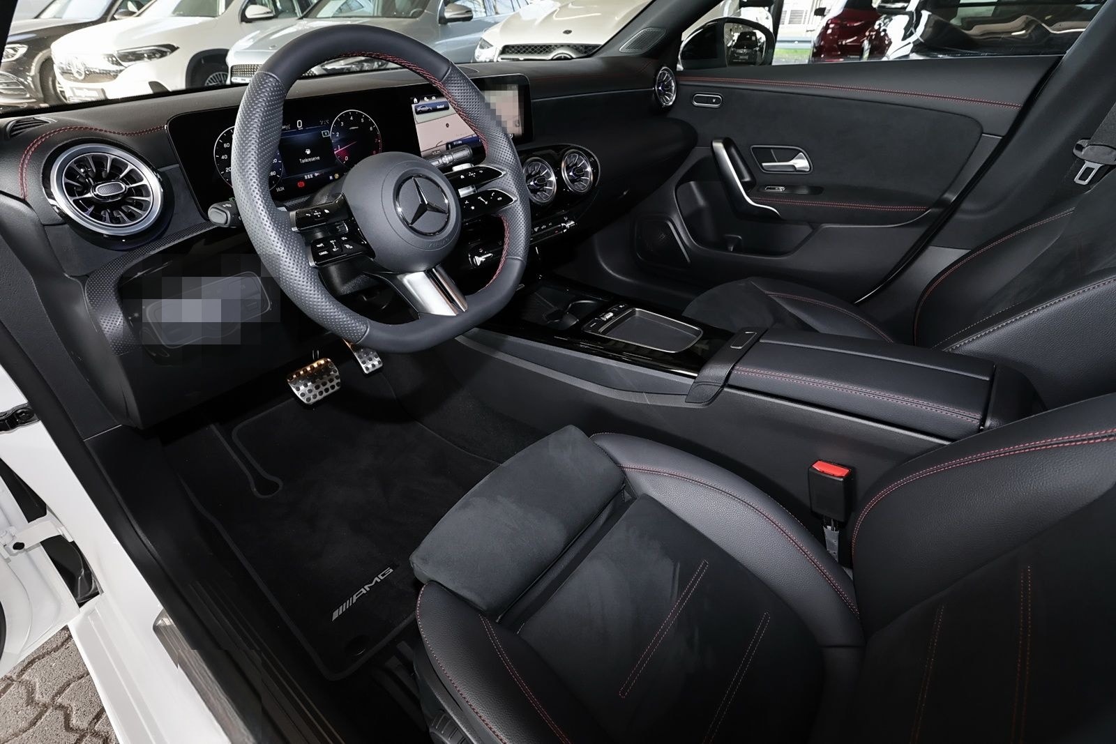 Mercedes-Benz CLA 200 Coupé Edition AMG NIGHT+360°+DISTRONIC foto 8