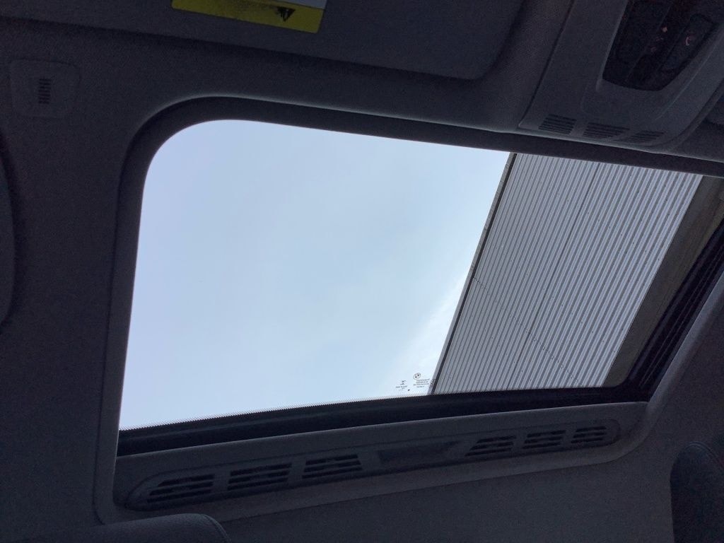 BMW 3er 330i SDach+HuD+Leder+NAVI+AUT+Distr+Facelift foto 12