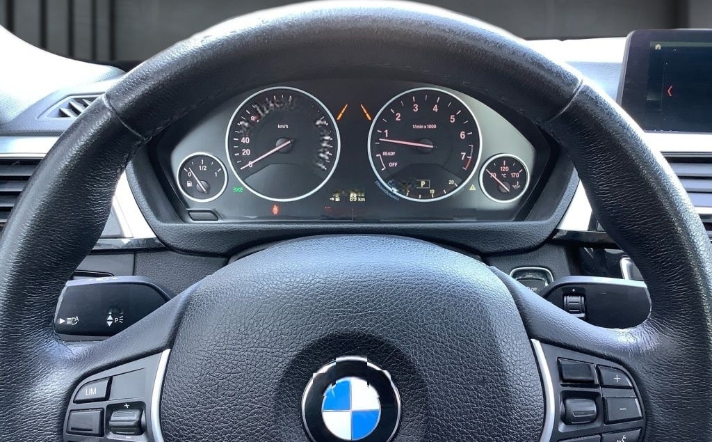 BMW 3er 330i SDach+HuD+Leder+NAVI+AUT+Distr+Facelift foto 9
