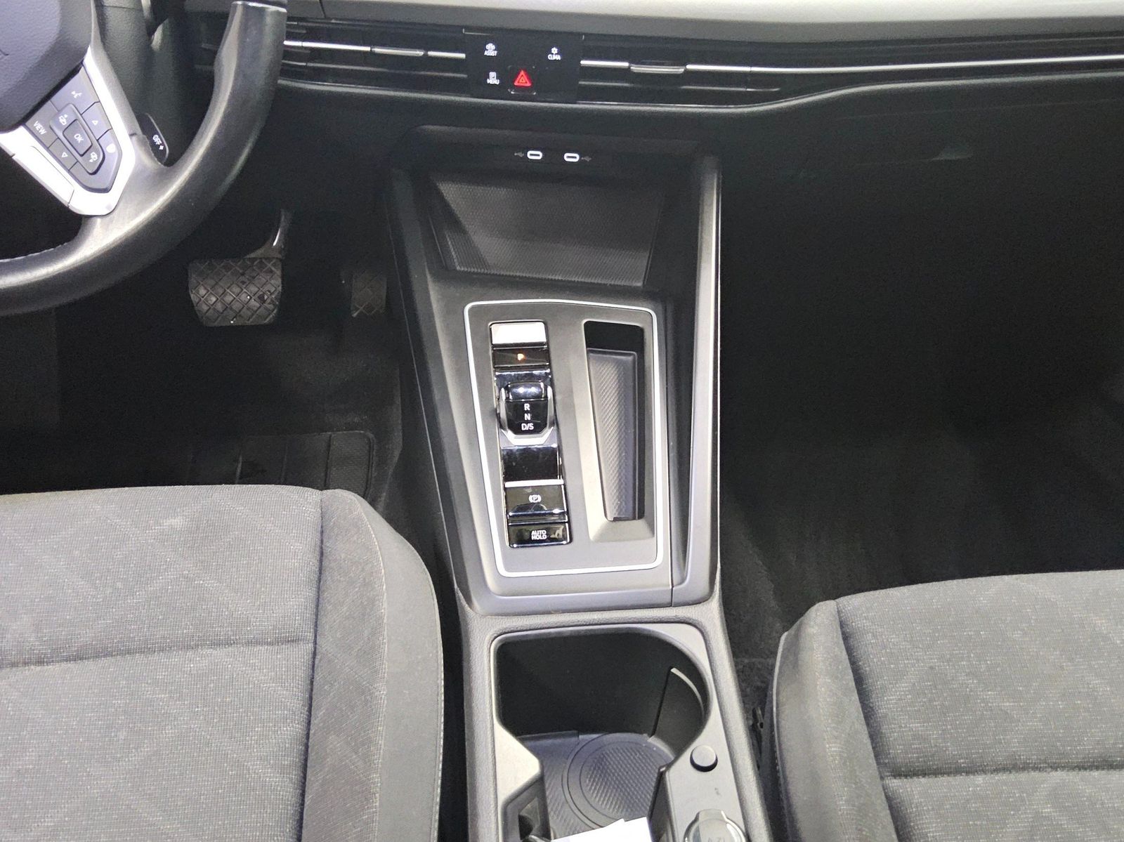 Volkswagen Golf-8 Var. 2.0 TDI Life Navi LED AID ACC PDC foto 6