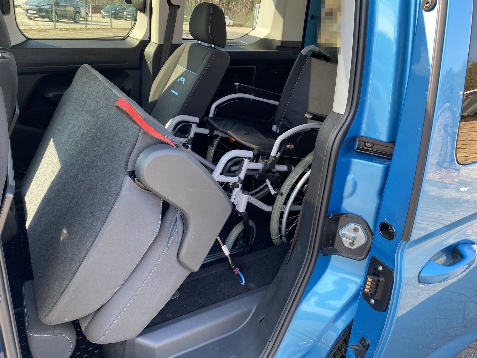 Volkswagen Caddy Tourneo Active, LED, neuer Rollstuhlumbau, foto 13