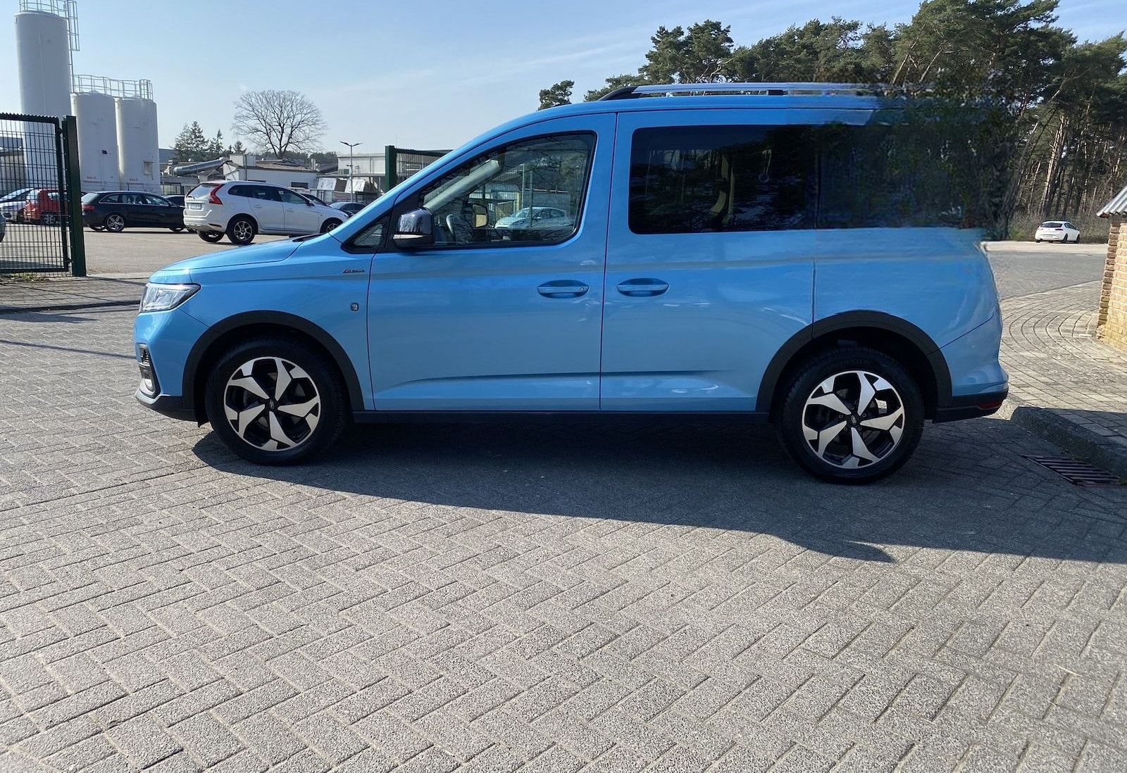 Volkswagen Caddy Tourneo Active, LED, neuer Rollstuhlumbau, foto 10