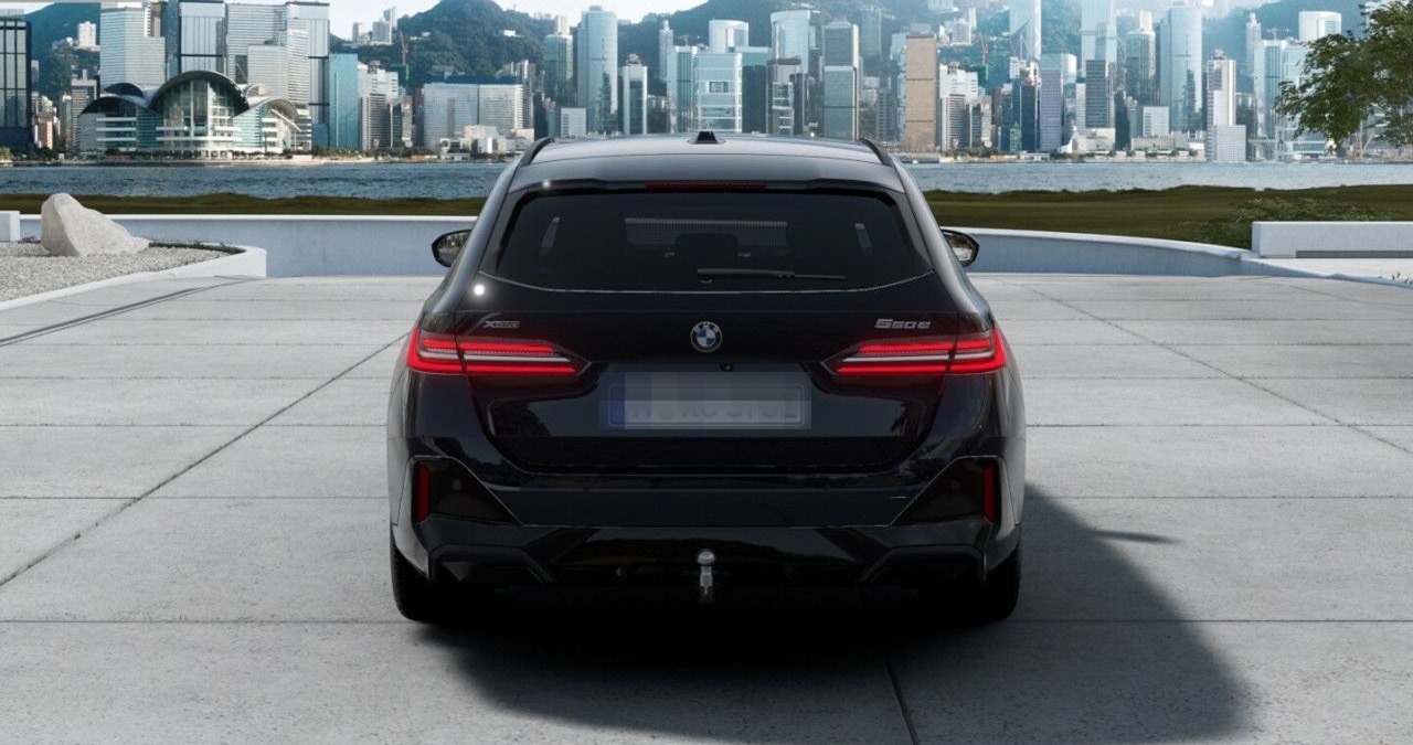 BMW 550e xDr T M Sport DAProf,B&W,Pano,AHK,360°,HUD foto 5