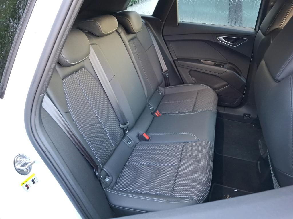 Audi Q4 45 e-tron S line foto 7