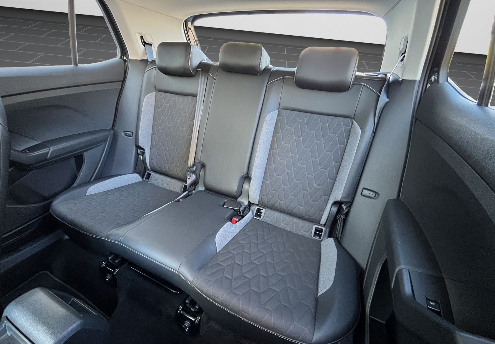 Volkswagen T-Cross GOAL 1.0 TSI, 3,99%,MTL. RATE *149¿* NAV foto 14