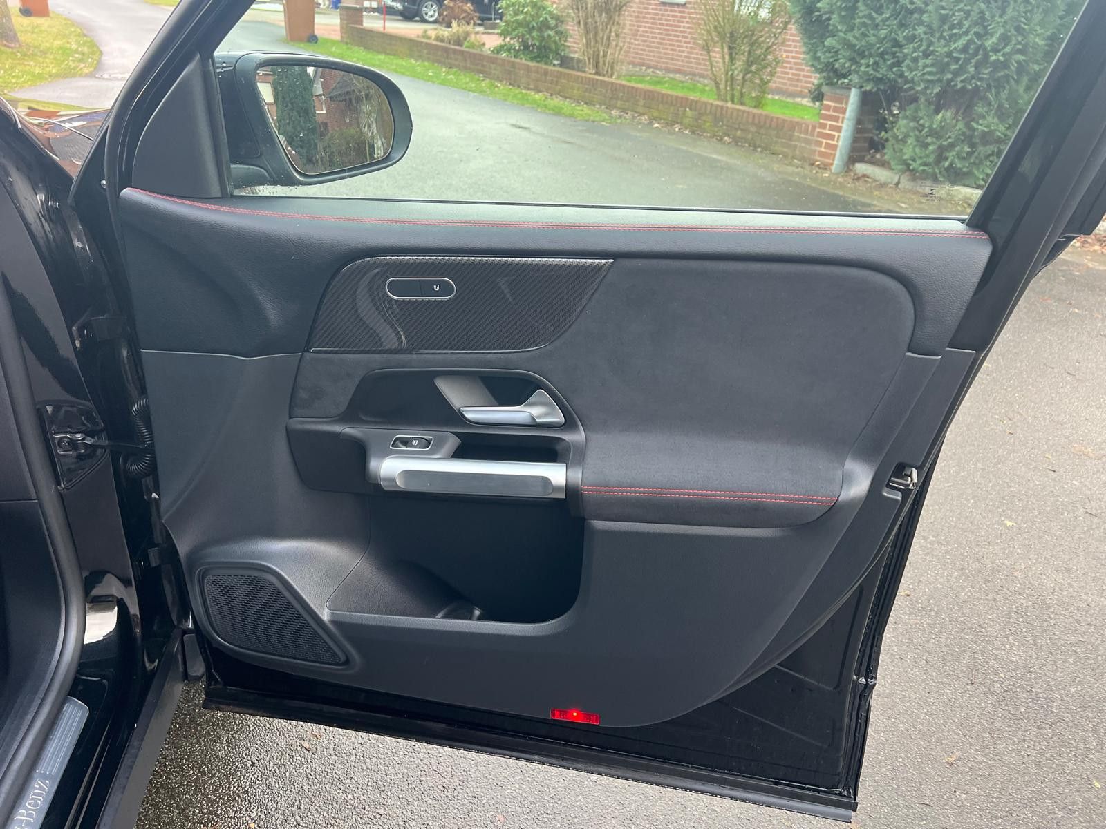 Mercedes-Benz GLB 220 d  AMG Multibeam LED Kamera DAB MBUX Tem foto 11