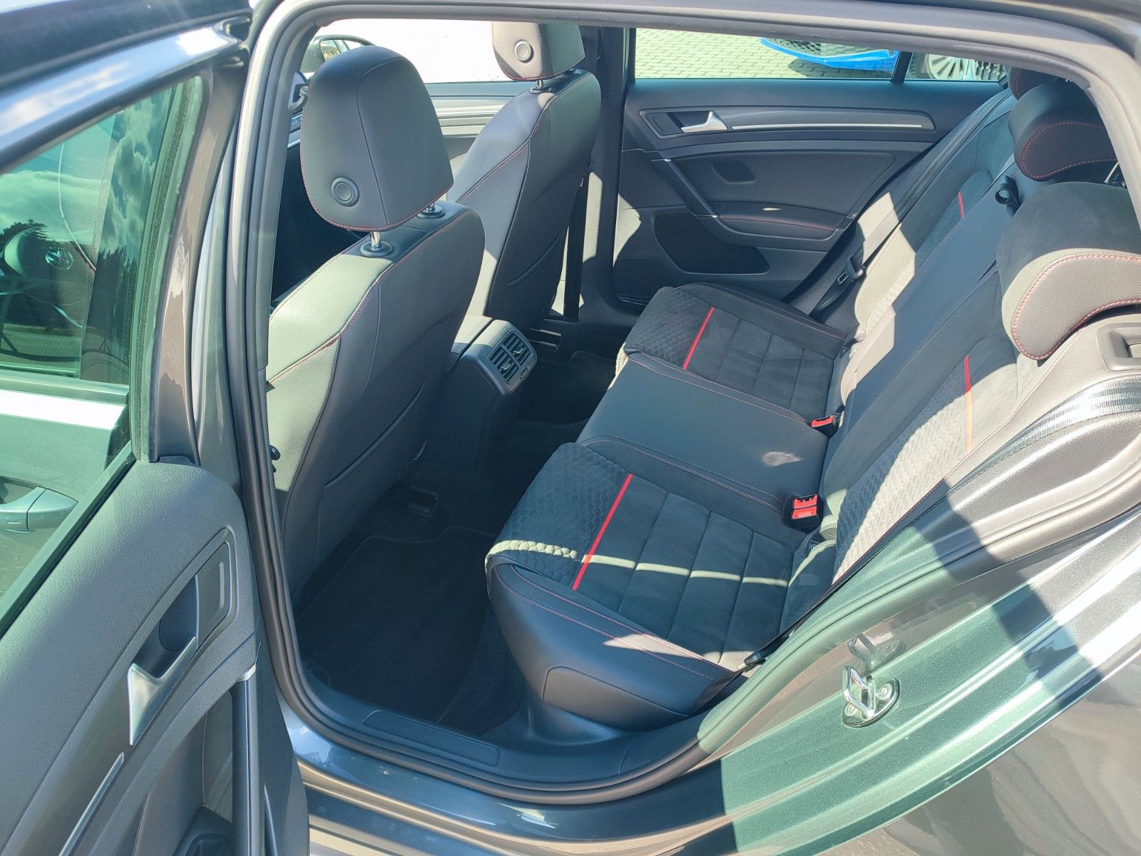 Volkswagen Golf VII Lim. GTI Performance TOP Zustand! foto 15