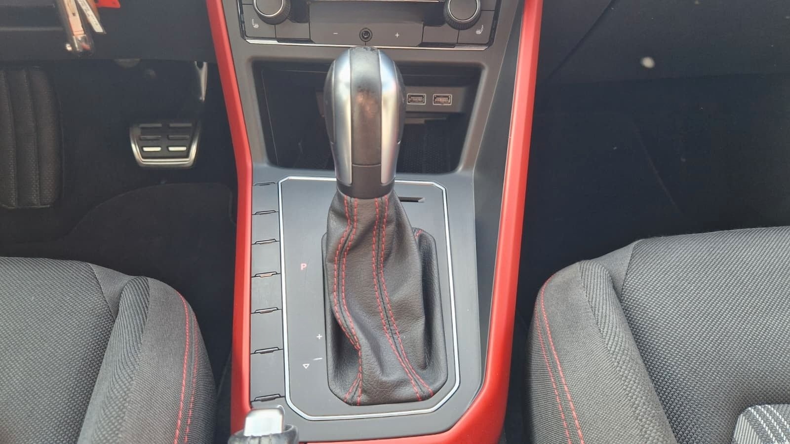 Volkswagen Polo GTI 2.0 TSI DSG foto 13