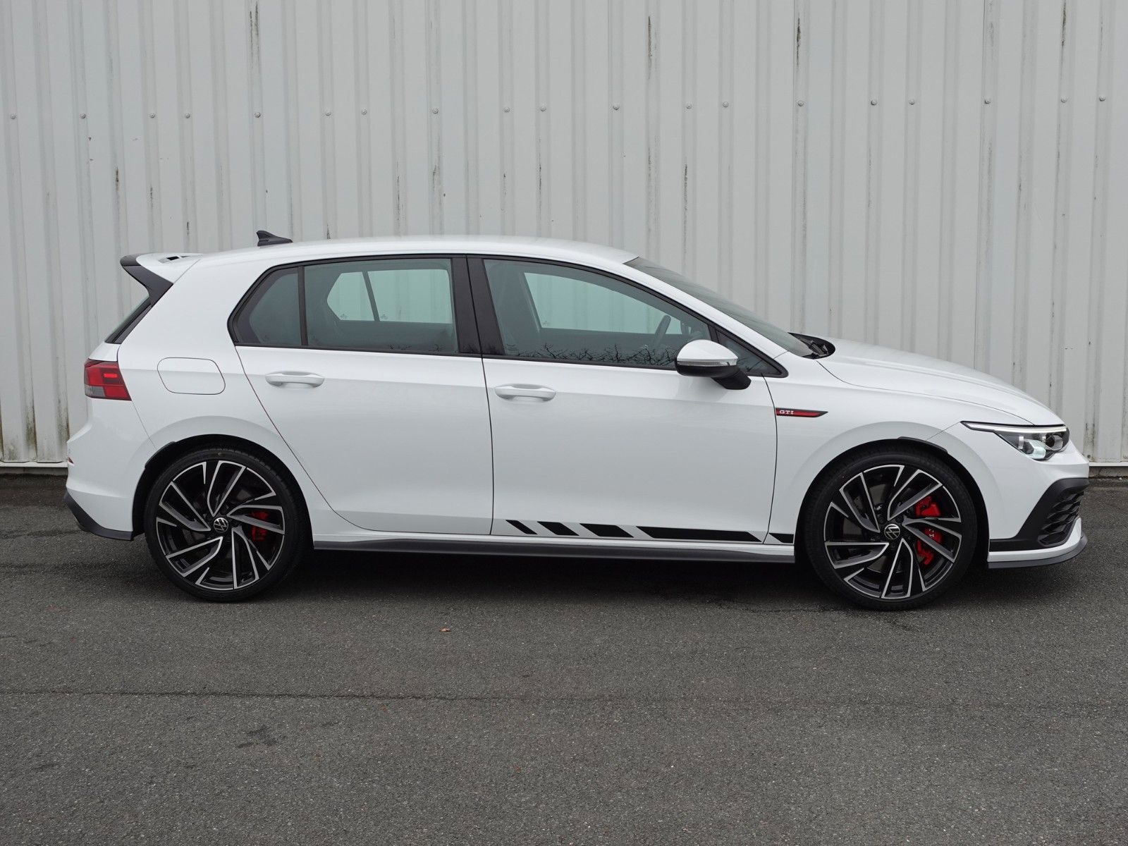 Volkswagen Golf VIII 2.0 TSI Lim. GTI Clubsport /Pure White foto 5