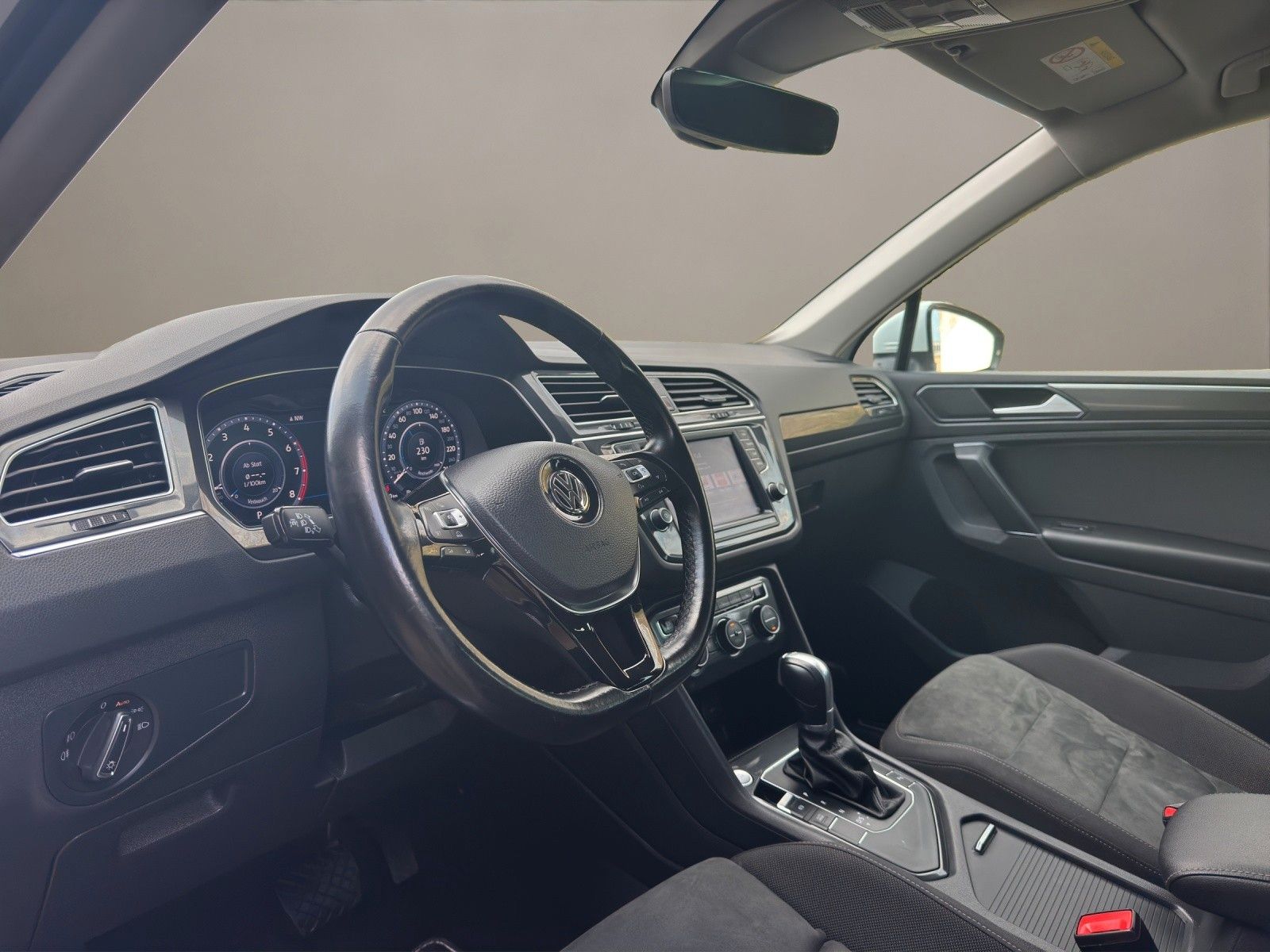 Volkswagen Tiguan 1.4 TSI HIGHL VIRTUAL/NAVI/ACC/LED/AHK foto 11