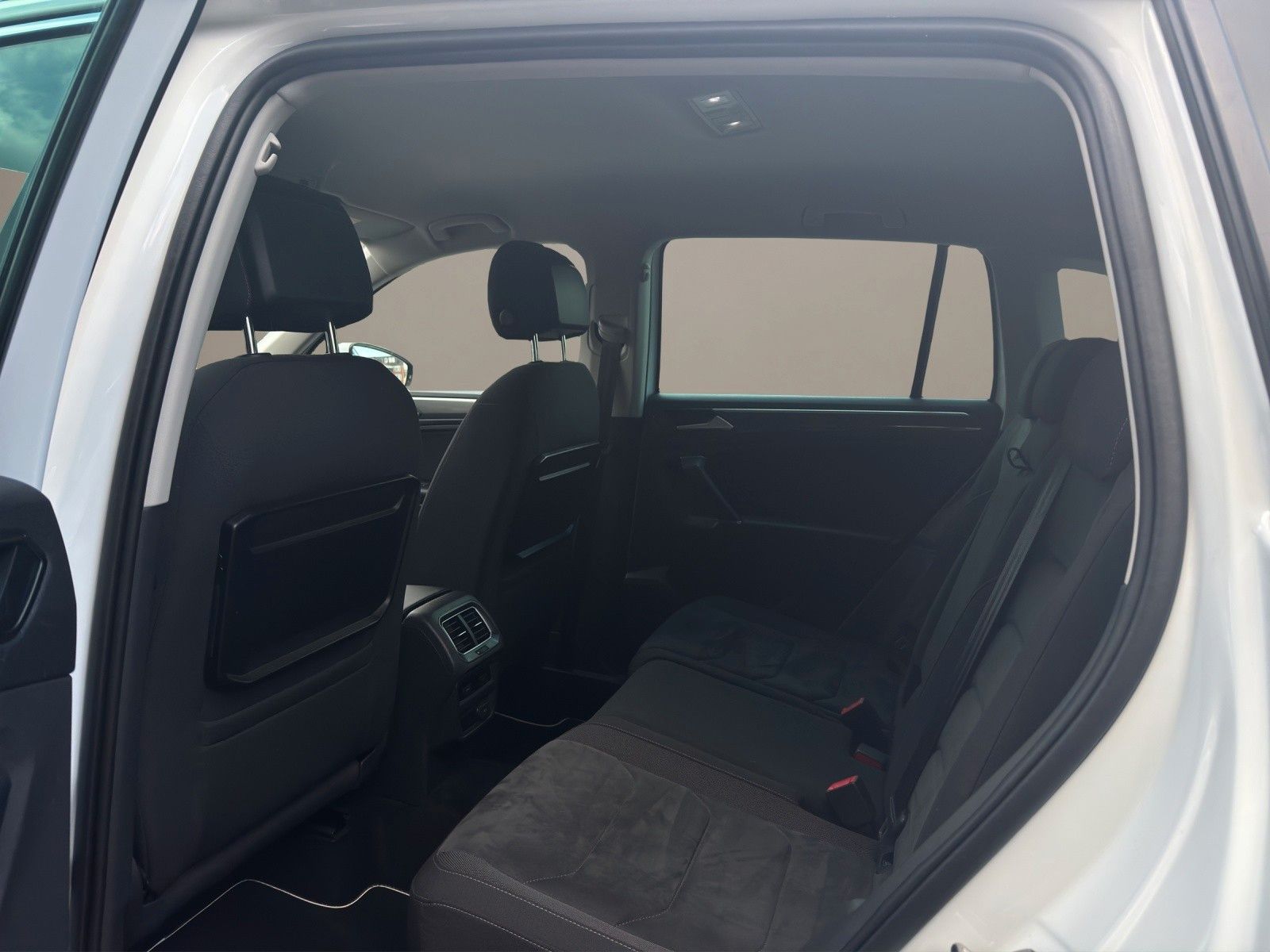 Volkswagen Tiguan 1.4 TSI HIGHL VIRTUAL/NAVI/ACC/LED/AHK foto 17