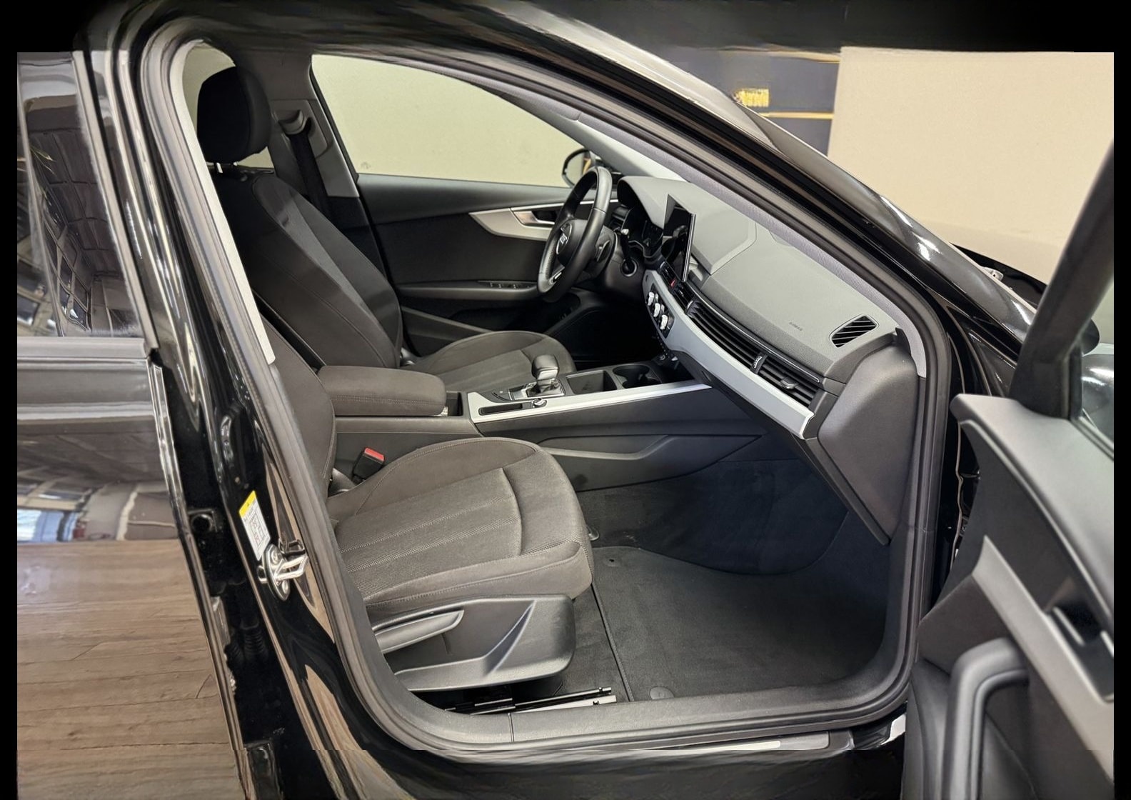 Audi A4 35 Avant 2.0 TFSI S-Tronic Navi/LED/PDC/SHZ foto 19