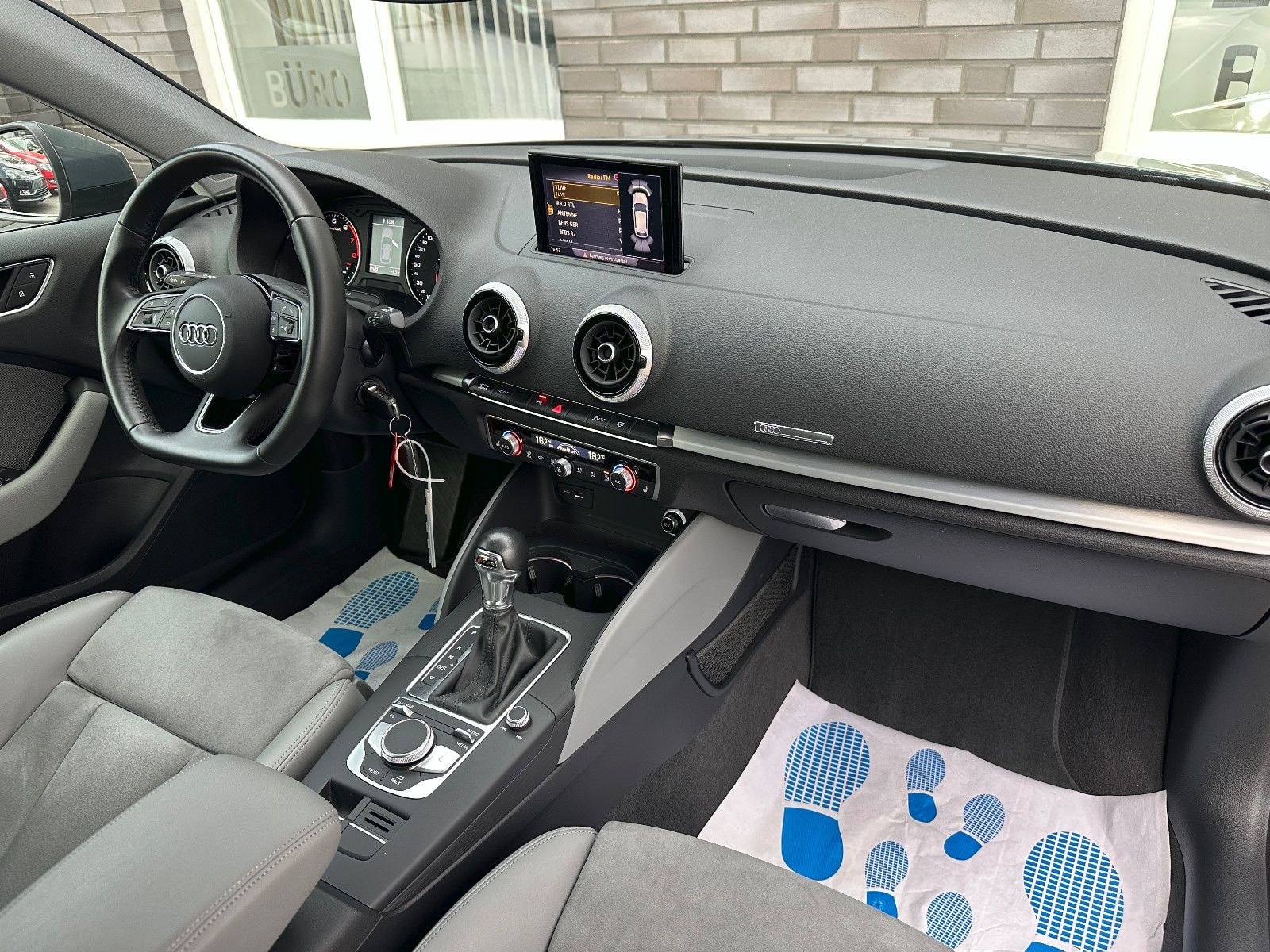 Audi A3 1.5 S-tronic Sportback Sport/Xenon/PDC/TÜVNeu foto 12