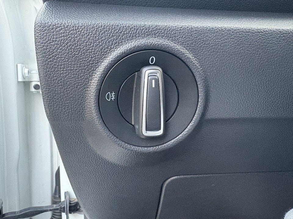 Volkswagen T-Roc 1.5 TSI Sport, Navi, PDC, ALU-F. foto 21