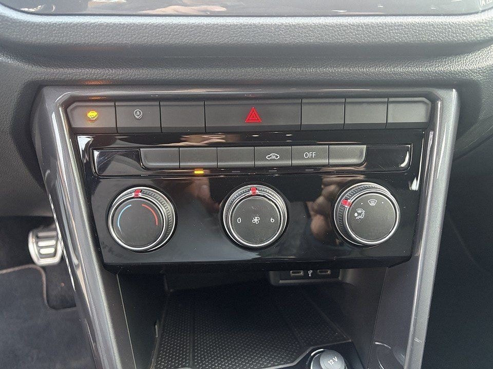 Volkswagen T-Roc 1.5 TSI Sport, Navi, PDC, ALU-F. foto 25