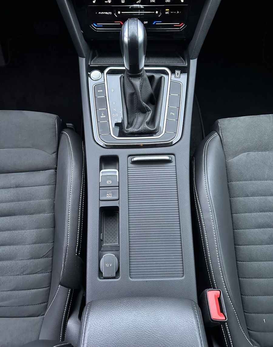 Volkswagen Passat Variant GTE Hybrid NAV+LED+AHK+VC+CARPLAY foto 13