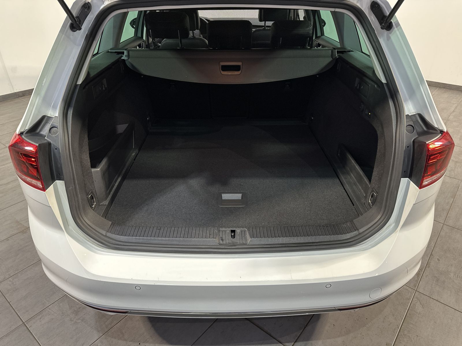 Volkswagen Passat Variant GTE Hybrid NAV+LED+AHK+VC+CARPLAY foto 6