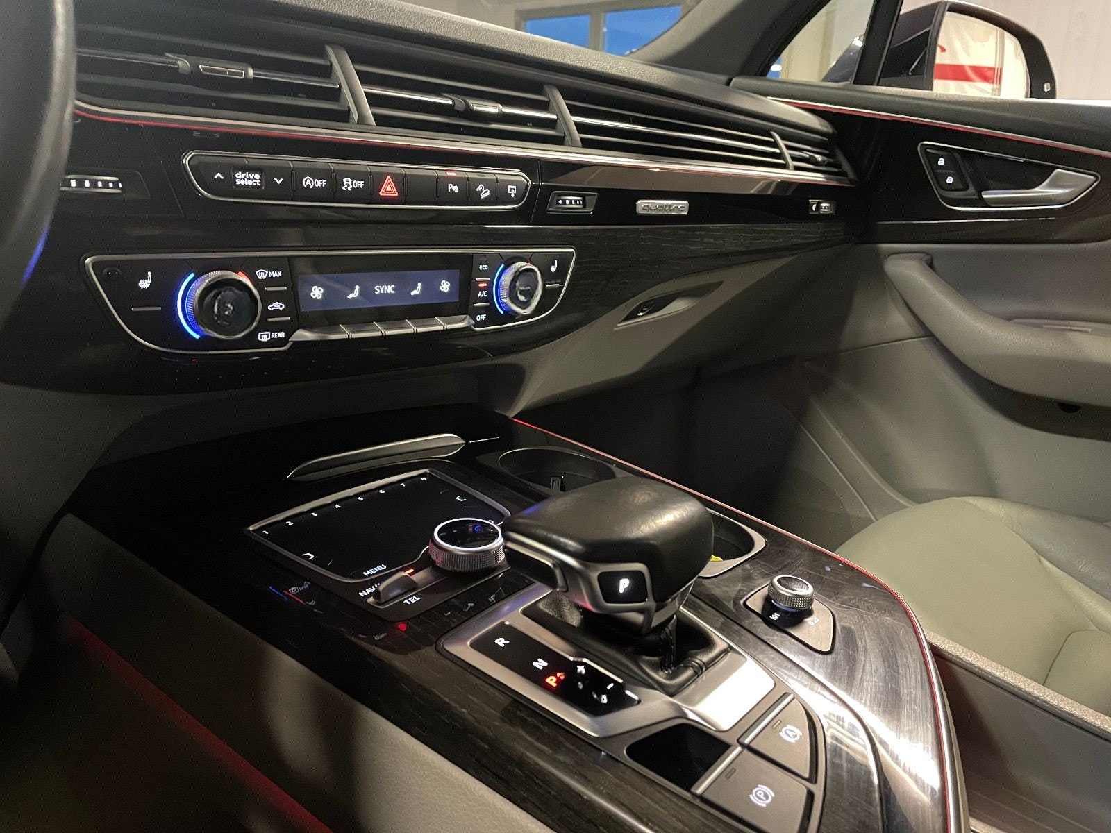 Audi Q7 3.0 TDI quattro S-Line *7 Sitzer+ DAB+ Kamera foto 18