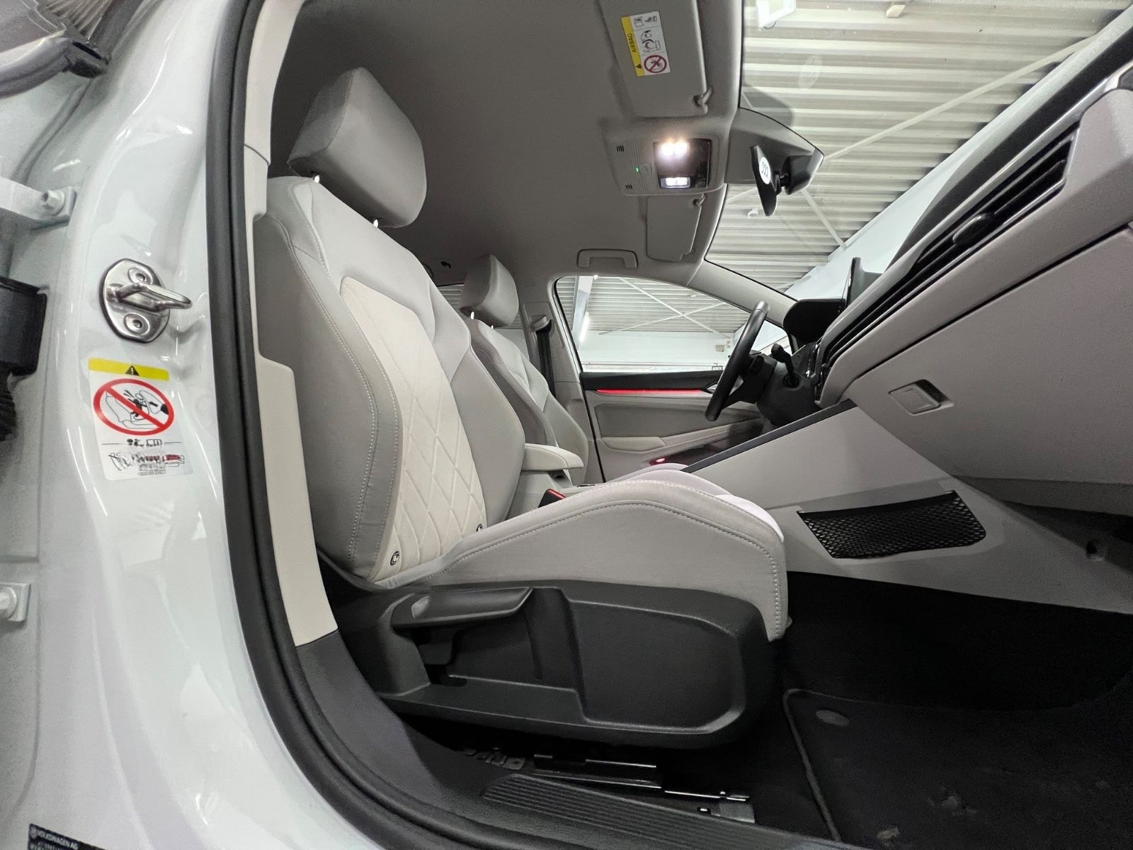 Volkswagen Golf VIII Variant 2.0 TDI Life AHK+L&S+KAM+LED foto 16