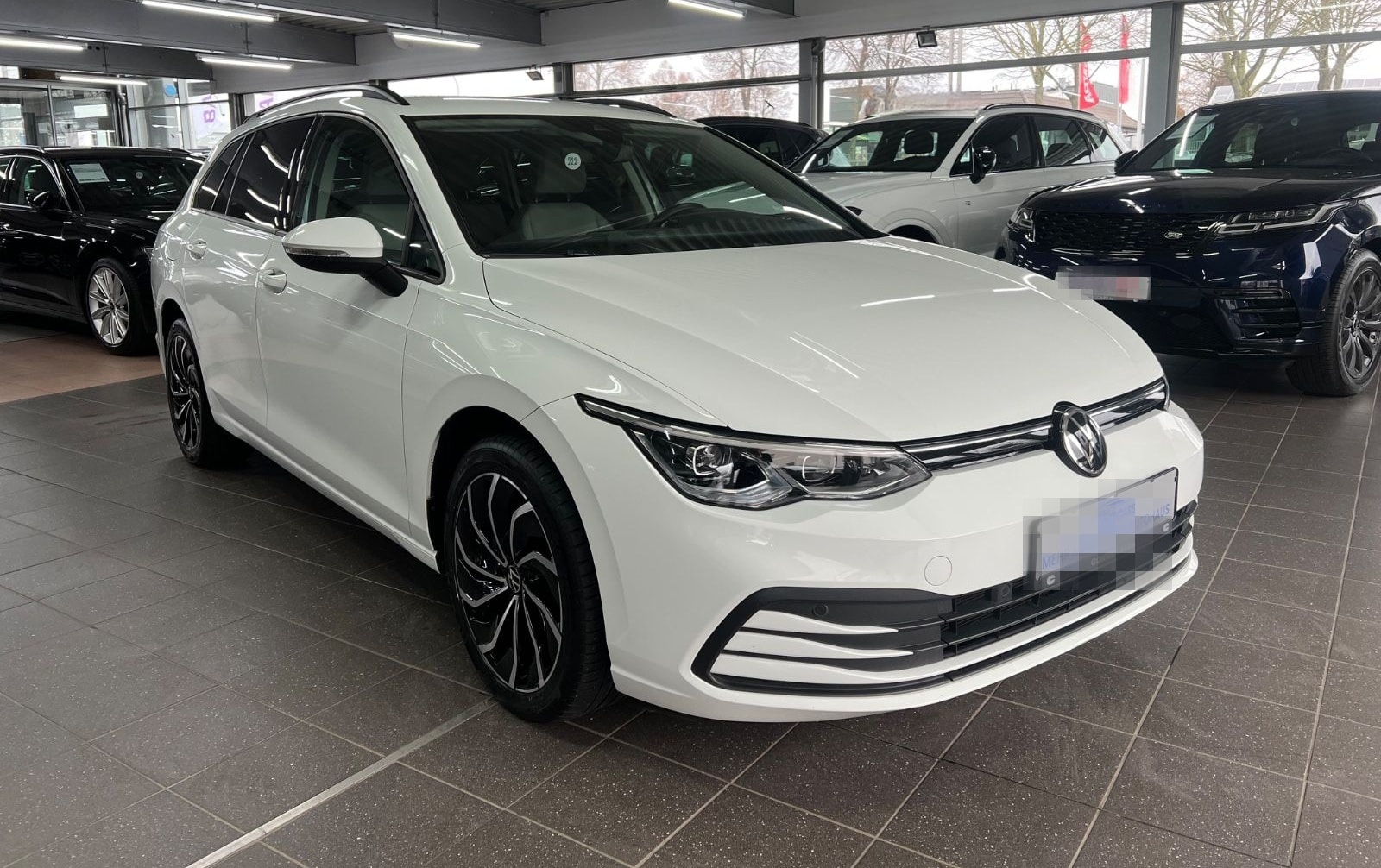 Volkswagen Golf VIII Variant 2.0 TDI Life AHK+L&S+KAM+LED foto 6