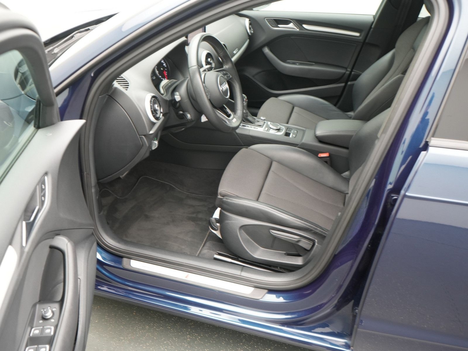 Audi A3 Sportback S Line S-TRON LED SHZ NAVI PDC foto 9