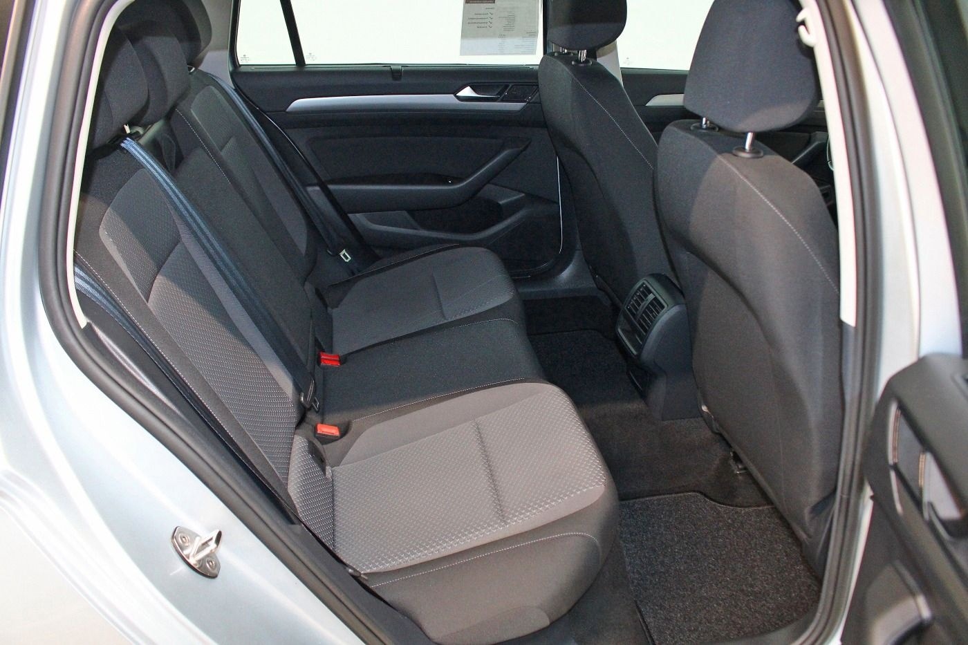 Volkswagen Passat Variant 2.0 TDI AHK|ACC|RCam|SHZ|NAV|APP foto 10