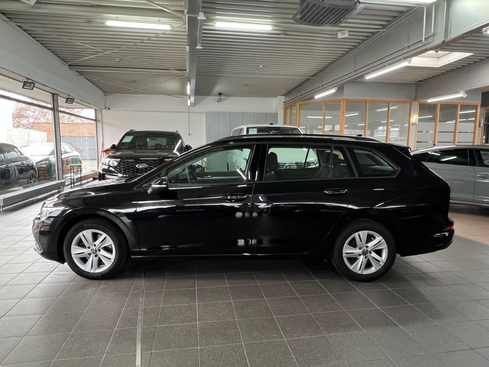 Volkswagen Golf VIII 2.0 TDI Var. Life III VIELE PAKETE III foto 2