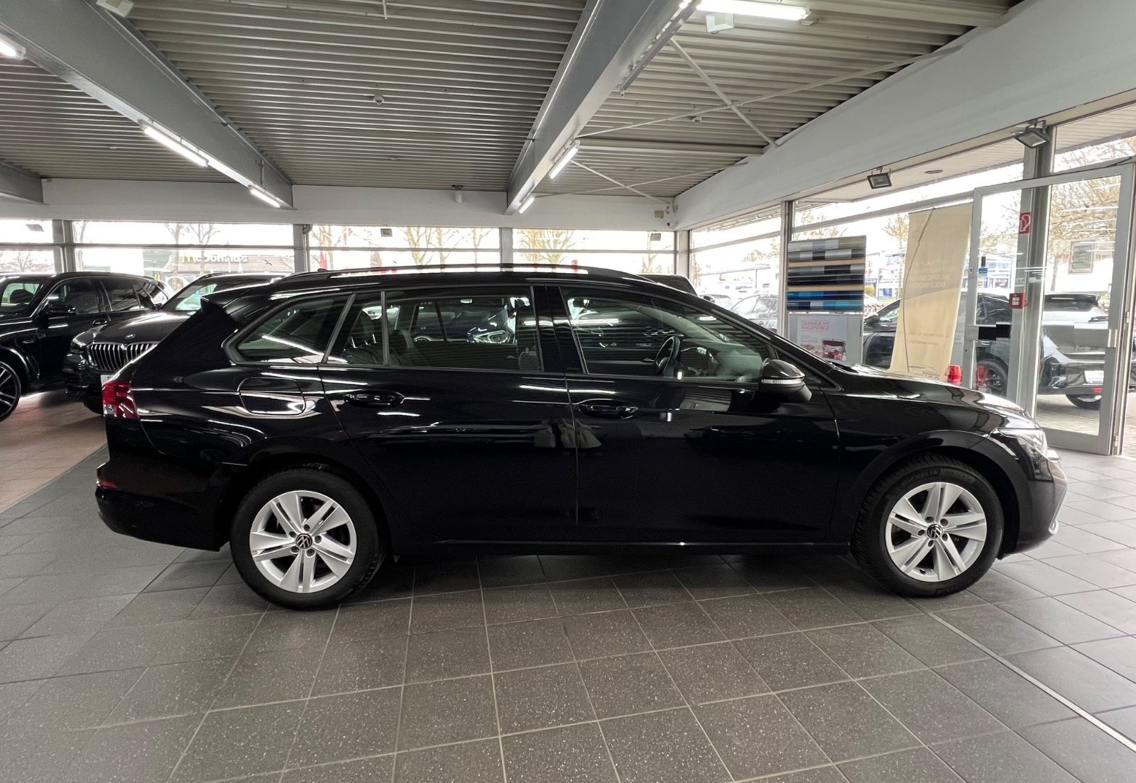 Volkswagen Golf VIII 2.0 TDI Var. Life III VIELE PAKETE III foto 3